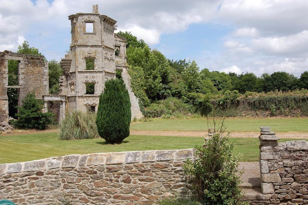 Maison D'Hotes & Gites Domaine De La Garaye Dinan Exterior photo